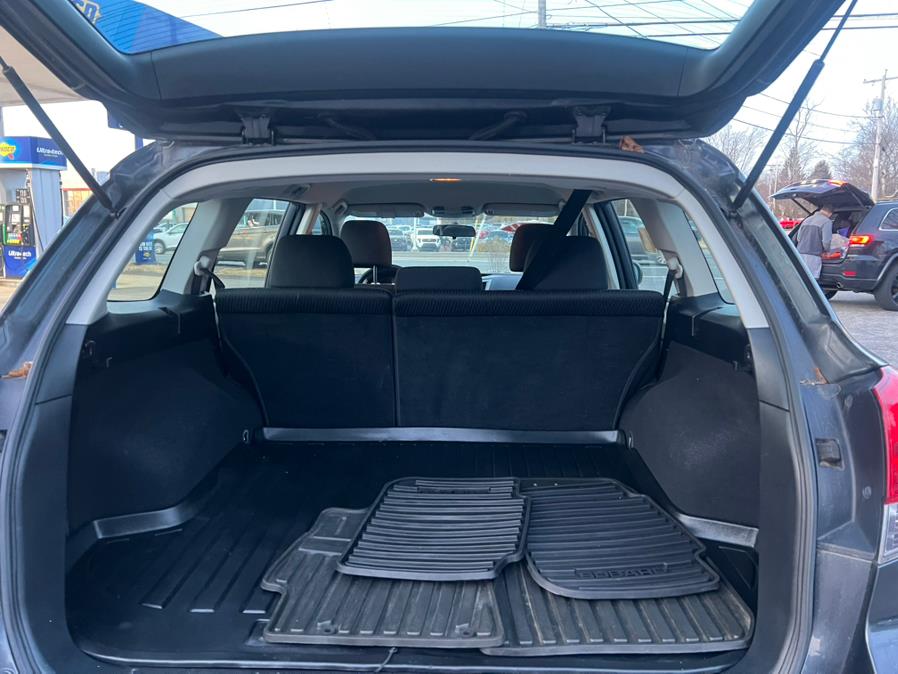 2011 Subaru Outback 2.5i photo