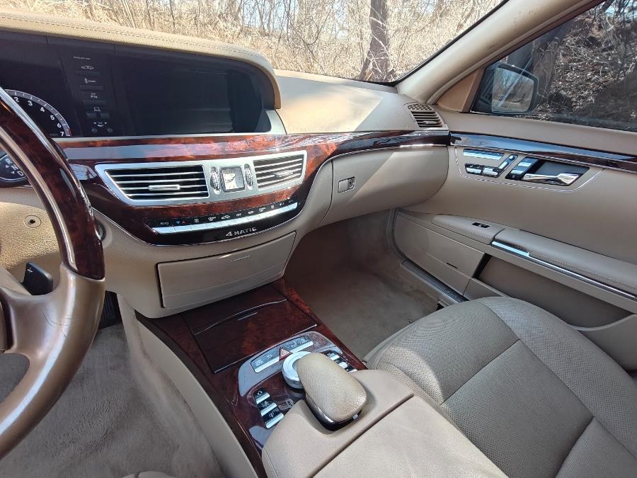 2013 Mercedes-Benz S-Class S550 4MATIC photo