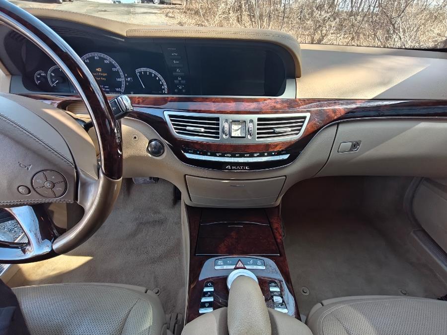 2013 Mercedes-Benz S-Class S550 4MATIC photo