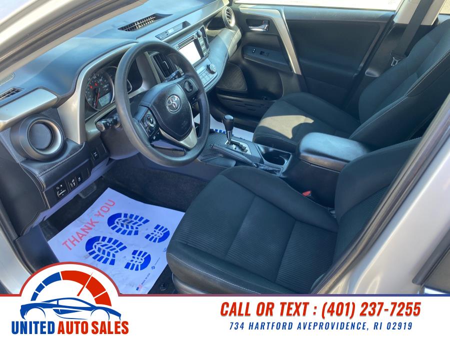 2015 Toyota RAV4 AWD 4dr XLE (Natl) photo