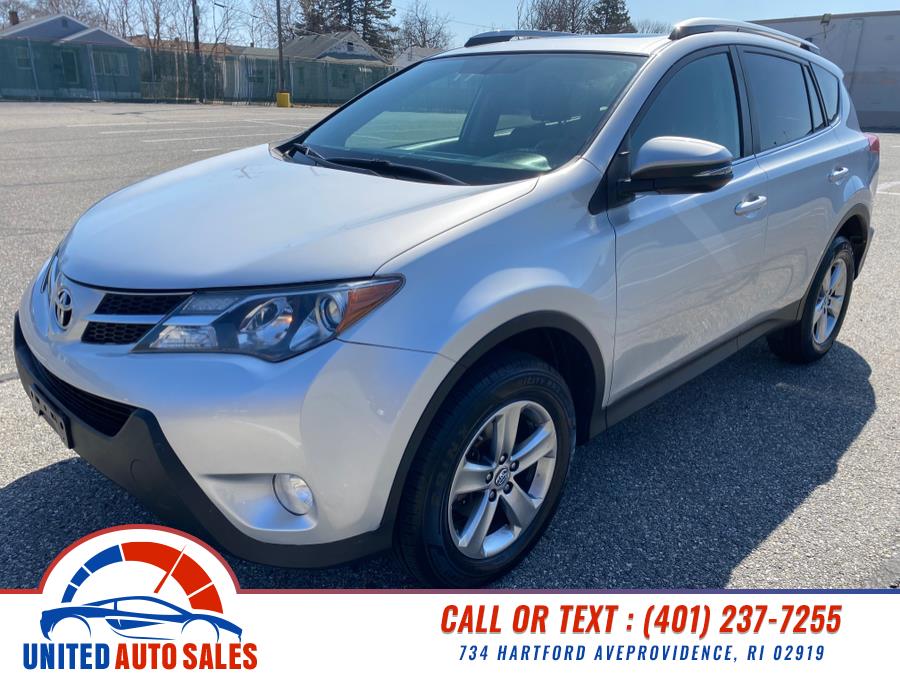 2015 Toyota RAV4 AWD 4dr XLE (Natl) photo