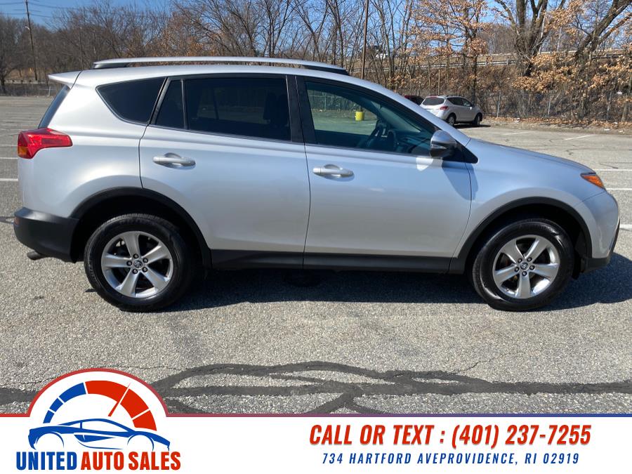 2015 Toyota RAV4 AWD 4dr XLE (Natl) photo