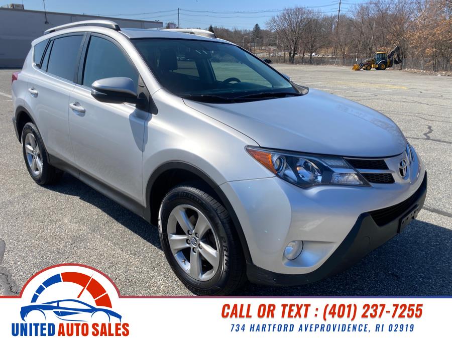 2015 Toyota RAV4 AWD 4dr XLE (Natl) photo
