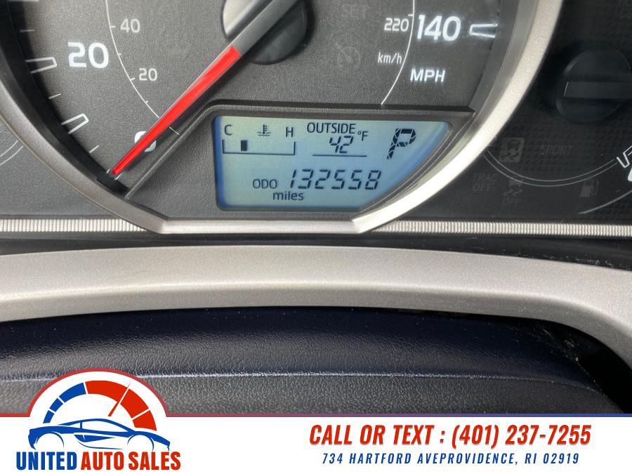 2015 Toyota RAV4 AWD 4dr XLE (Natl) photo