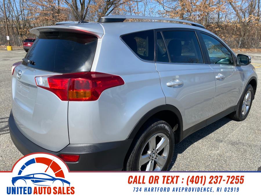 2015 Toyota RAV4 AWD 4dr XLE (Natl) photo