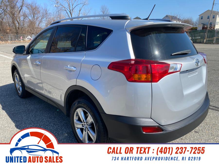 2015 Toyota RAV4 AWD 4dr XLE (Natl) photo