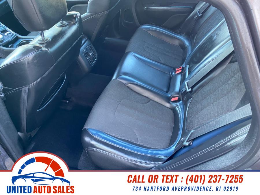 2015 Chrysler 200 S photo