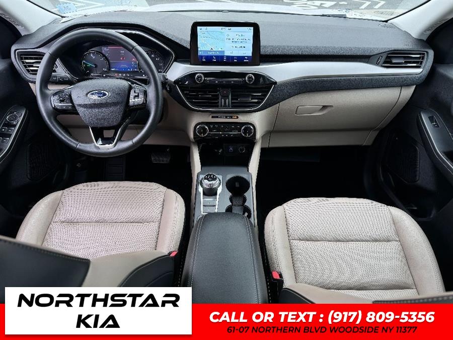 2022 Ford Escape Hybrid SEL Plug-In Hybrid photo