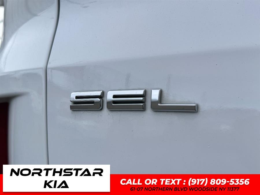 2022 Ford Escape Hybrid SEL Plug-In Hybrid photo