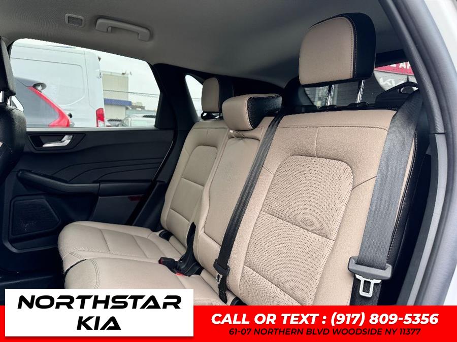 2022 Ford Escape Hybrid SEL Plug-In Hybrid photo