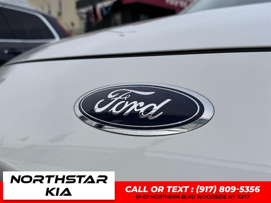 2022 Ford Escape Hybrid SEL Plug-In Hybrid photo