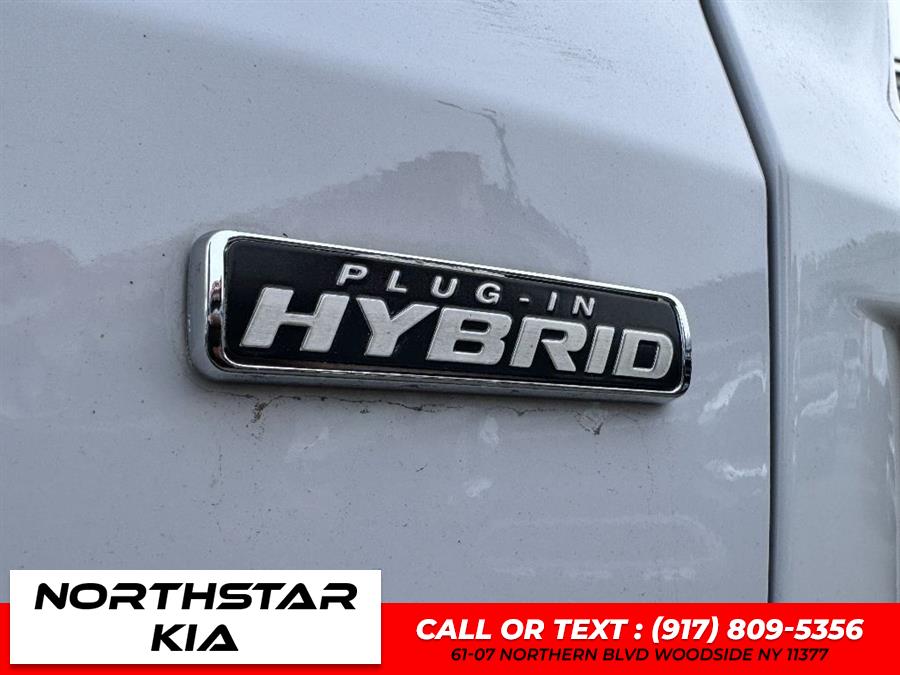 2022 Ford Escape Hybrid SEL Plug-In Hybrid photo