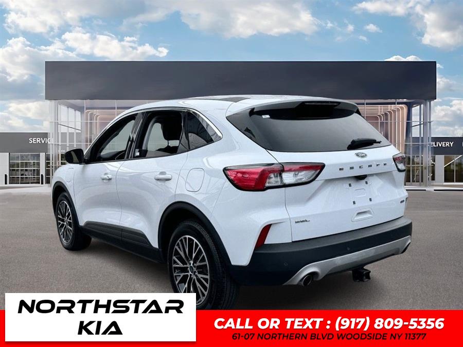 2022 Ford Escape Hybrid SEL Plug-In Hybrid photo