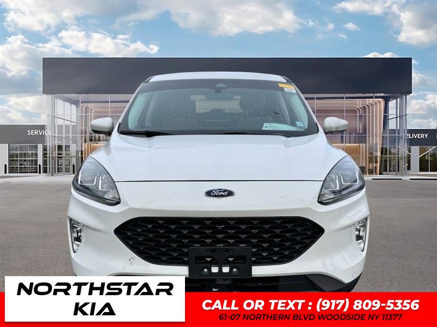 2022 Ford Escape Hybrid SEL Plug-In Hybrid photo