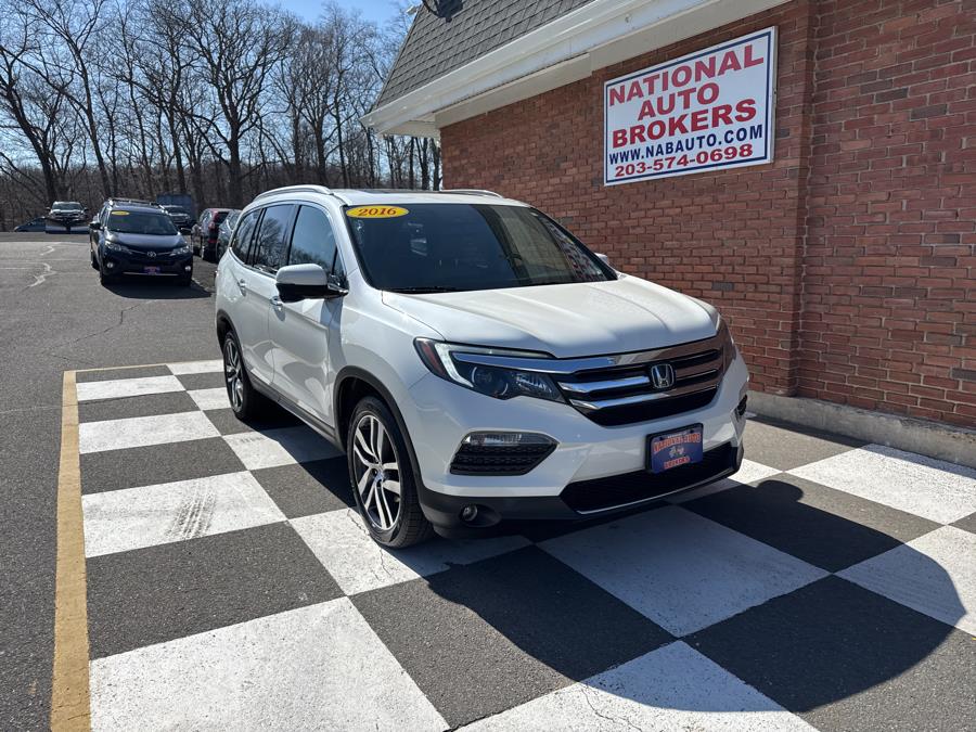 2016 Honda Pilot AWD 4dr Touring w/RES & Navi photo