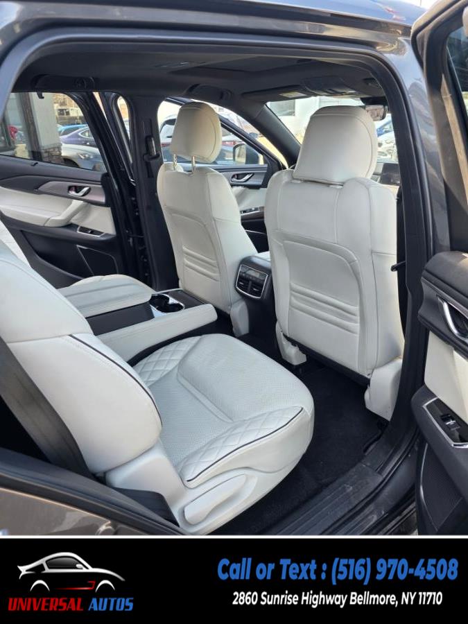 2023 Mazda CX-9 Signature AWD photo