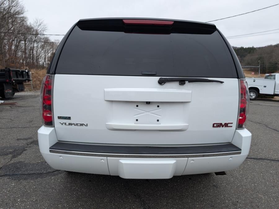 2010 GMC Yukon Denali photo