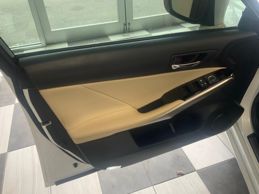 2015 Lexus IS 250 photo