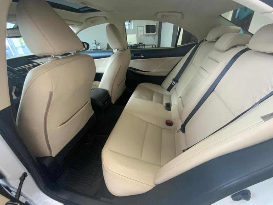 2015 Lexus IS 250 photo