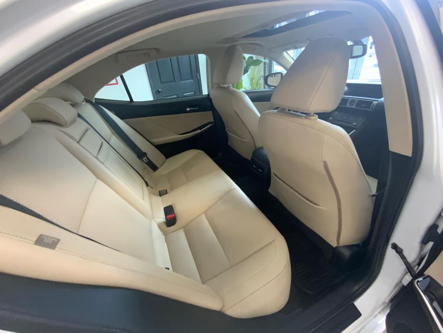 2015 Lexus IS 250 photo