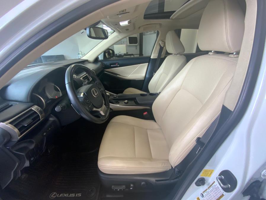 2015 Lexus IS 250 photo