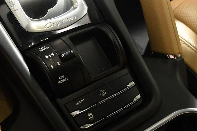 2016 Porsche Cayenne S photo