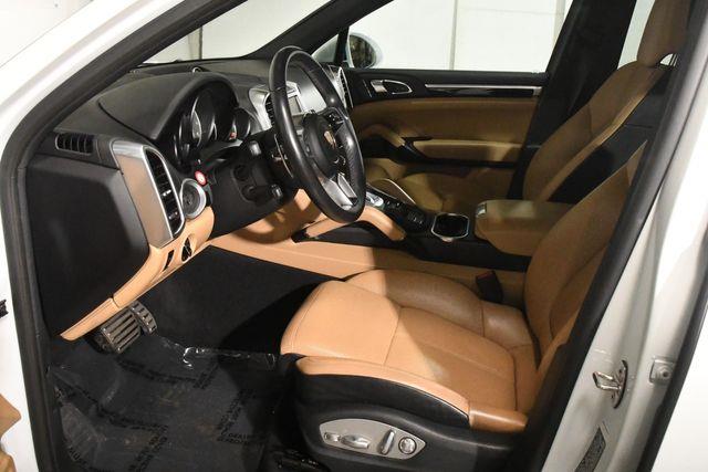2016 Porsche Cayenne S photo