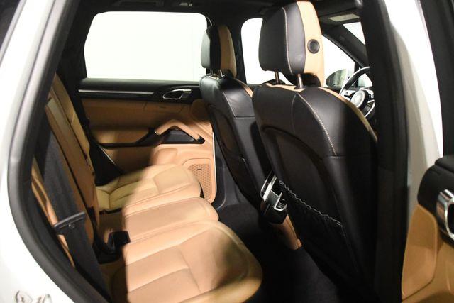 2016 Porsche Cayenne S photo