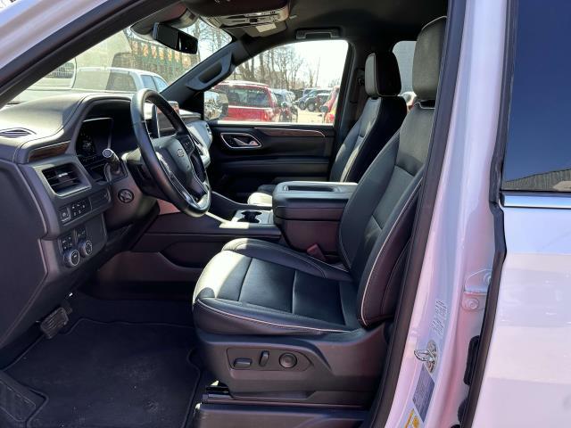 2023 Chevrolet Suburban Premier photo
