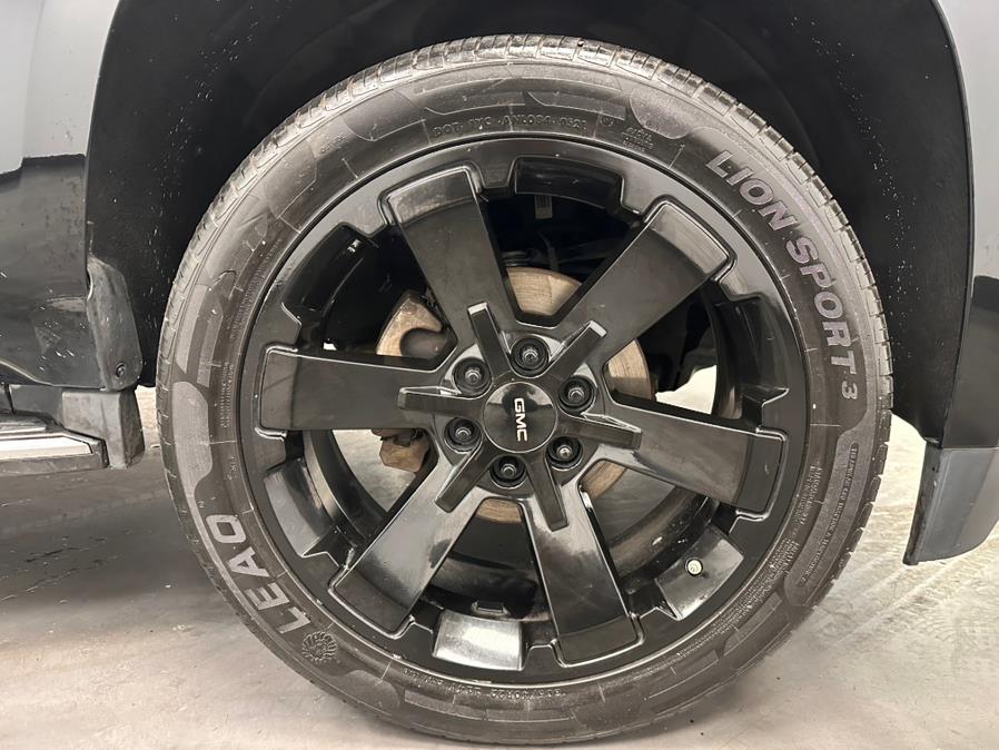 2017 GMC Yukon 4WD 4dr SLT photo
