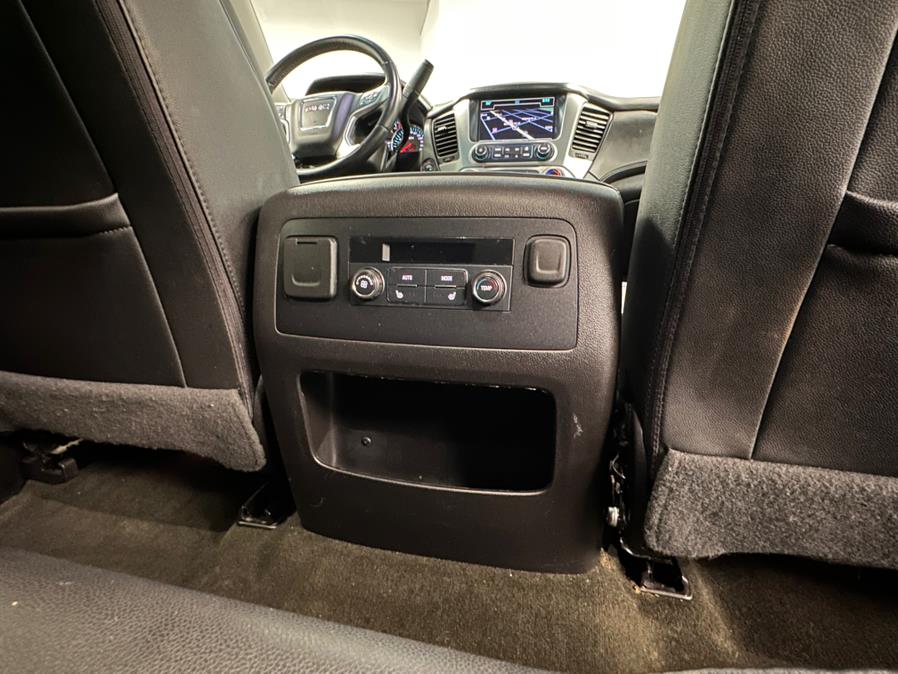 2017 GMC Yukon 4WD 4dr SLT photo