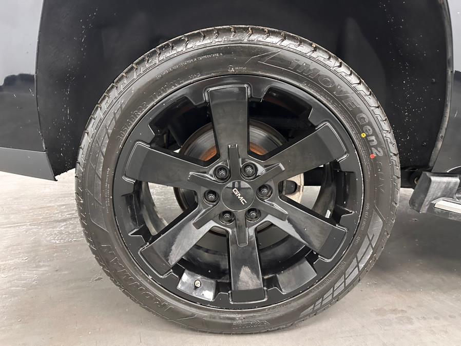 2017 GMC Yukon 4WD 4dr SLT photo