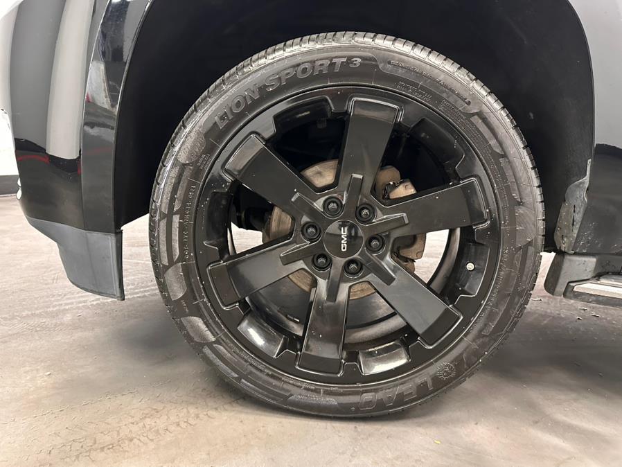 2017 GMC Yukon 4WD 4dr SLT photo