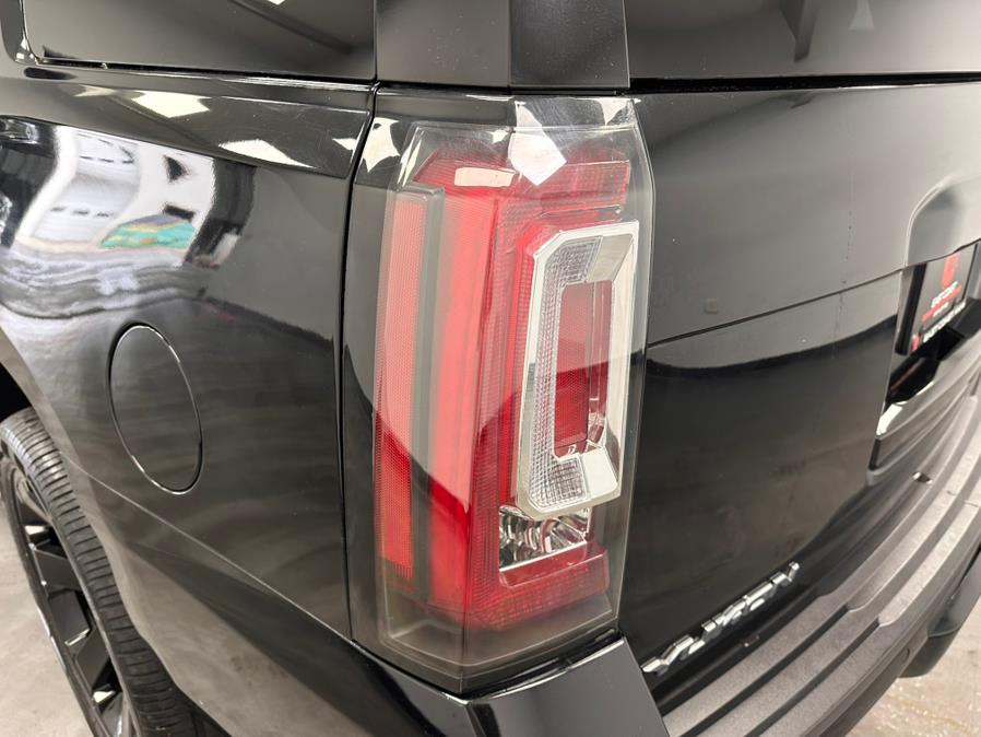 2017 GMC Yukon 4WD 4dr SLT photo