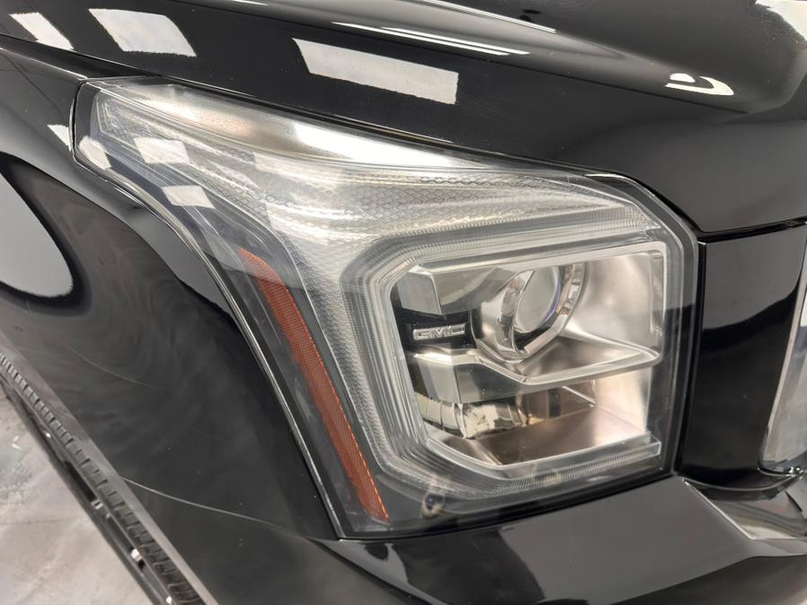 2017 GMC Yukon 4WD 4dr SLT photo