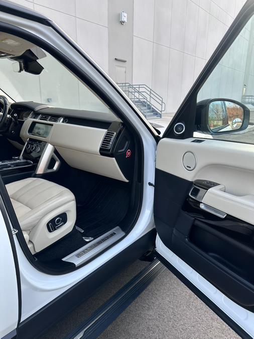 2017 Land Rover Range Rover V8 Supercharged LWB photo