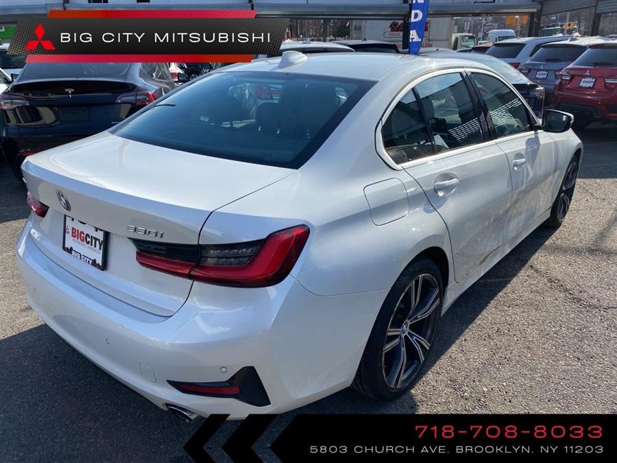 2021 BMW 3-Series 330i xDrive photo