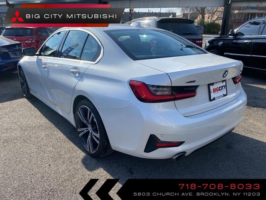 2021 BMW 3-Series 330i xDrive photo