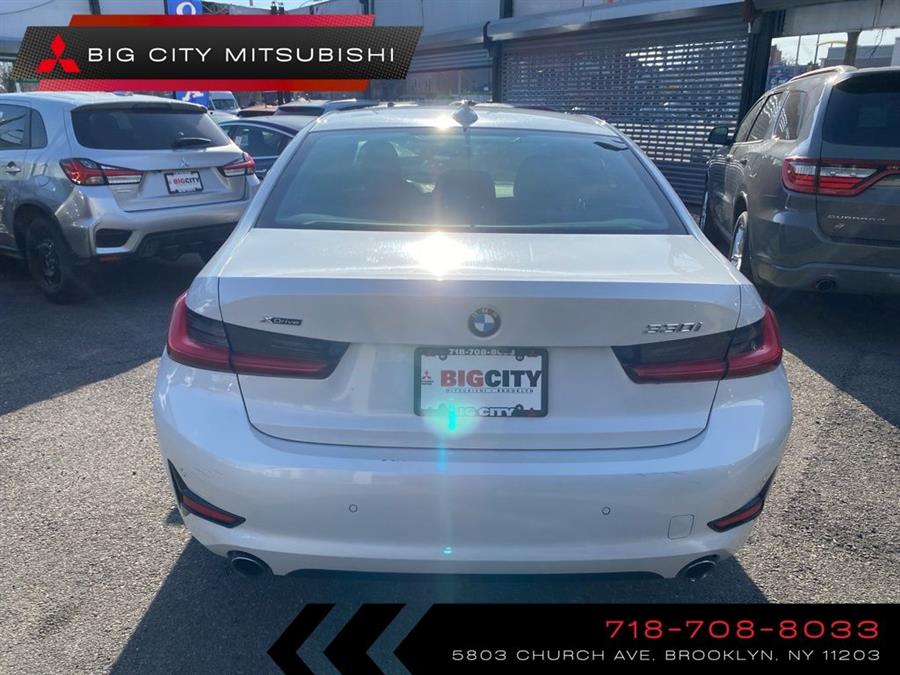2021 BMW 3-Series 330i xDrive photo