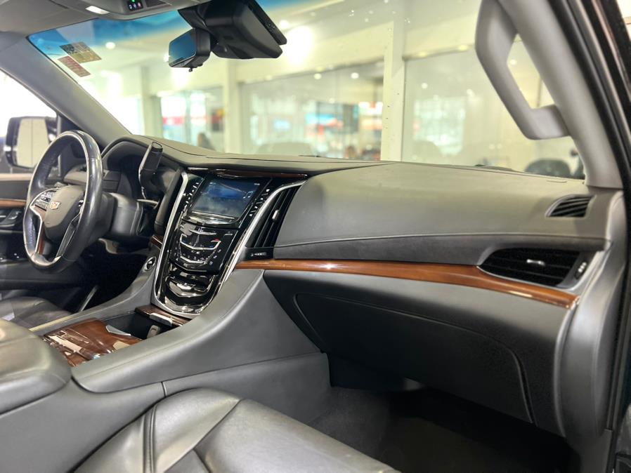 2020 Cadillac Escalade 4WD 4dr Premium Luxury photo