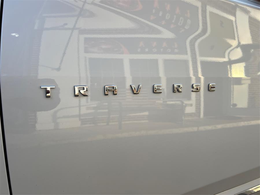 2018 Chevrolet Traverse AWD 4dr High Country w/2LZ photo