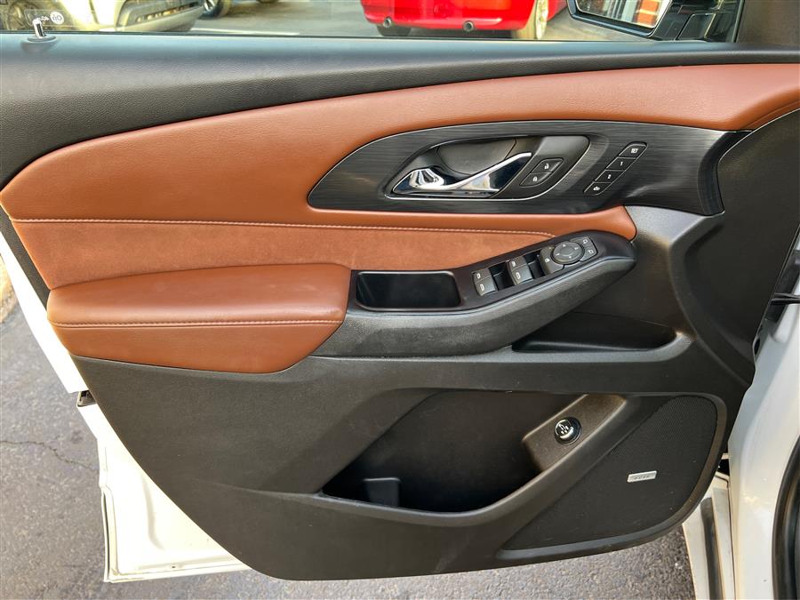 2018 Chevrolet Traverse AWD 4dr High Country w/2LZ photo