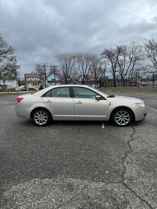2010 Lincoln MKZ photo