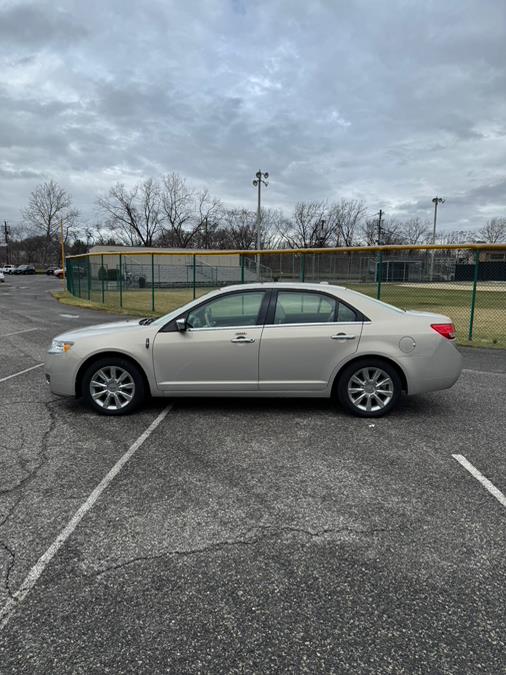 2010 Lincoln MKZ photo