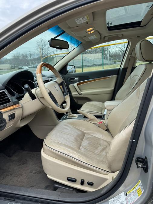 2010 Lincoln MKZ photo