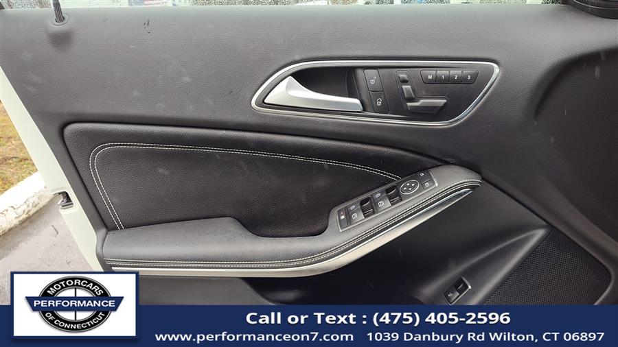 2015 Mercedes-Benz GLA-Class 4MATIC 4dr GLA 250 photo