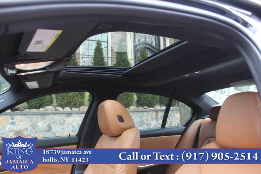 2023 BMW 3-Series 330i Sedan photo
