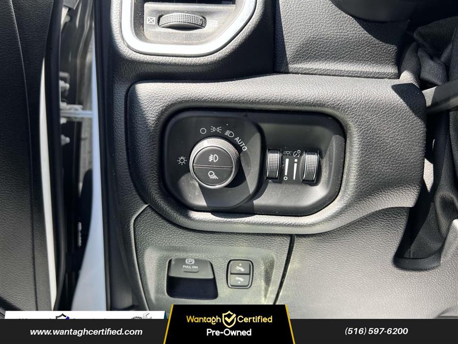 2020 RAM 1500 Laramie 4x4 Crew Cab 5'7