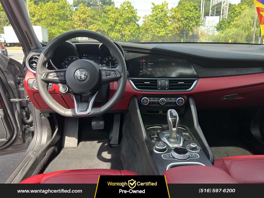 2020 Alfa Romeo Giulia AWD photo