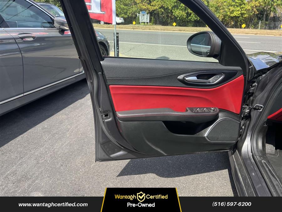 2020 Alfa Romeo Giulia AWD photo